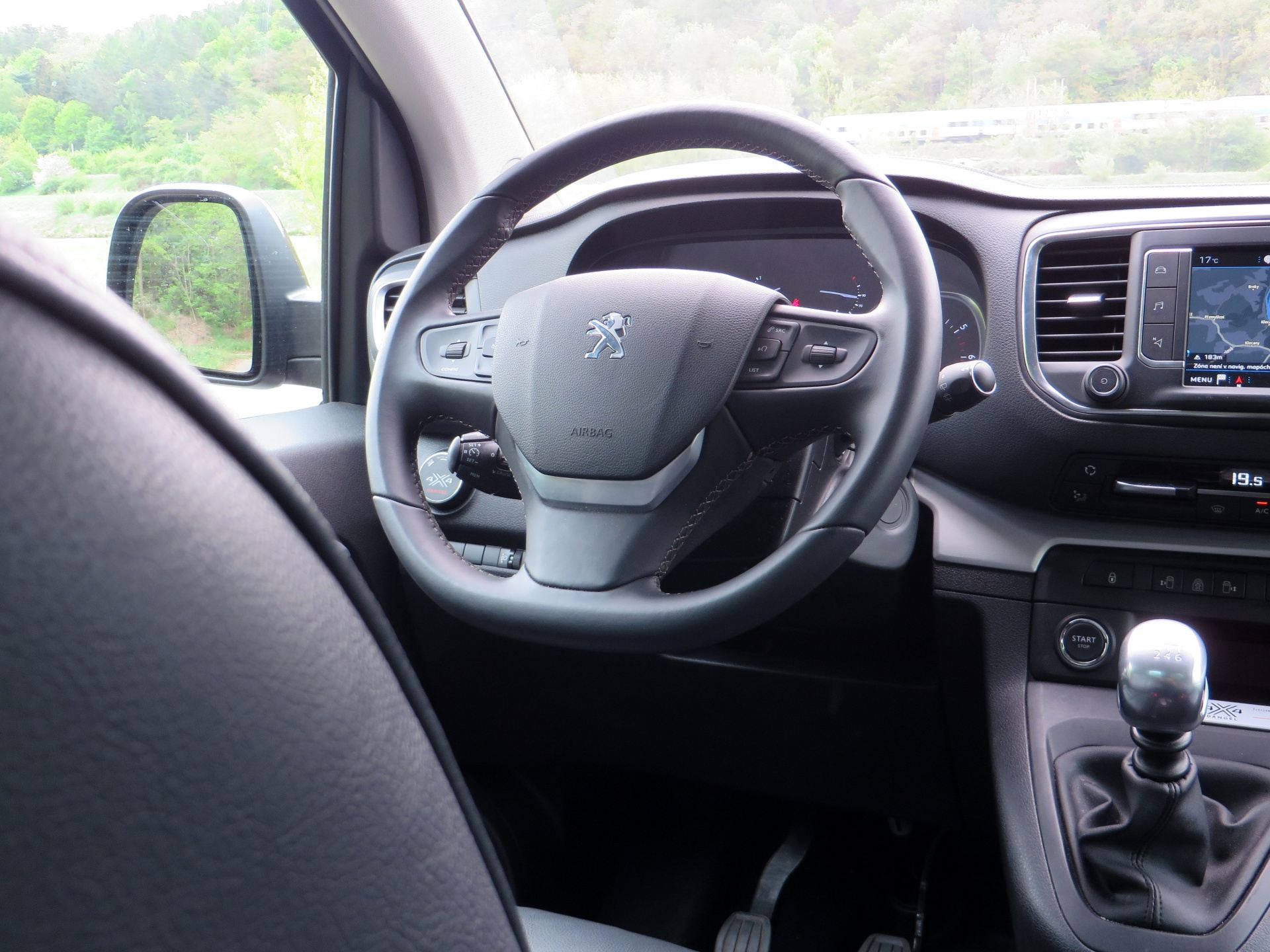 Peugeot Traveller